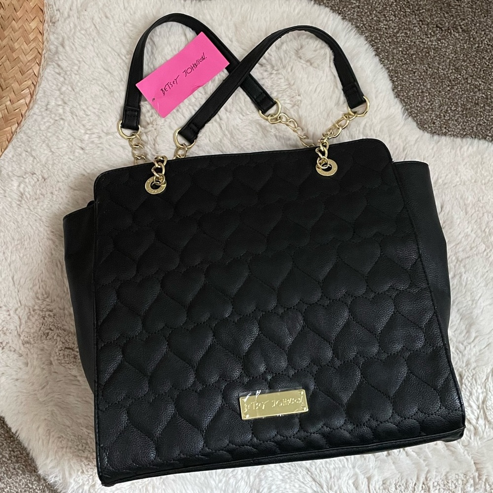 NWT Betsy Johnson Black Heart Purse w Bow and Chain